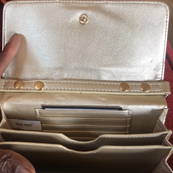 Nine West Cross Body Bag Beige with gold accessories and inside. Purchased - Picture 4 of 6
